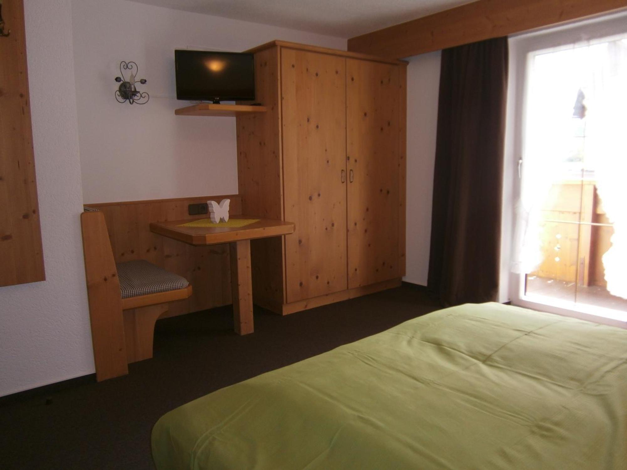 Haus Wiesenheim Fw Oetztal Langenfeld Ruang foto